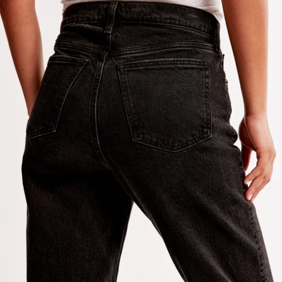 Abercrombie Curve Love Mid Rise 90s Straight Jean - Black - Picture 3 of 4